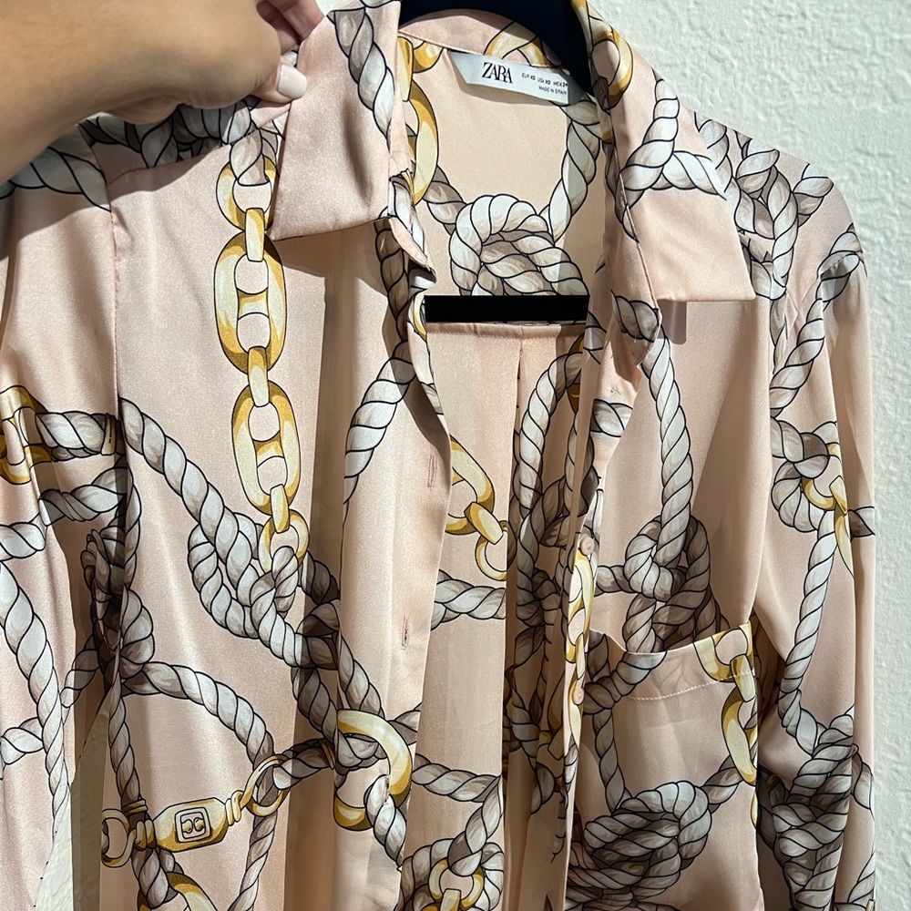 Zara printed blouse only worn once. Size Small